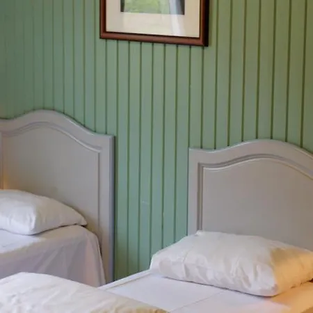 Hostel Leir