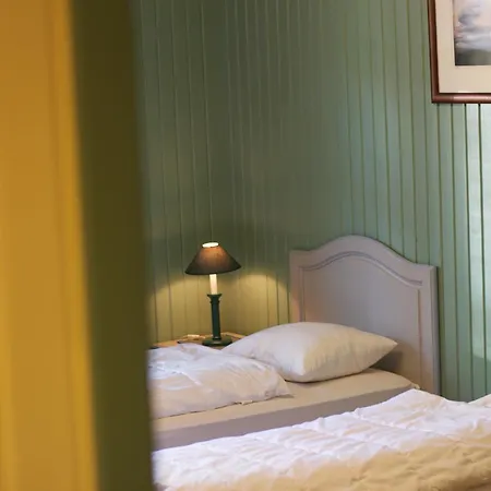 Leir Hostal *